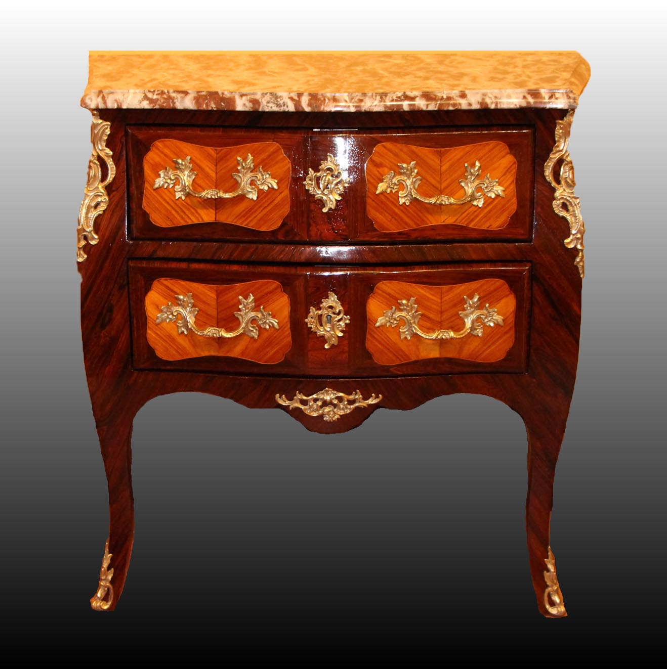 Commode Louis XV - Cliquez sur l'image pour la fermer