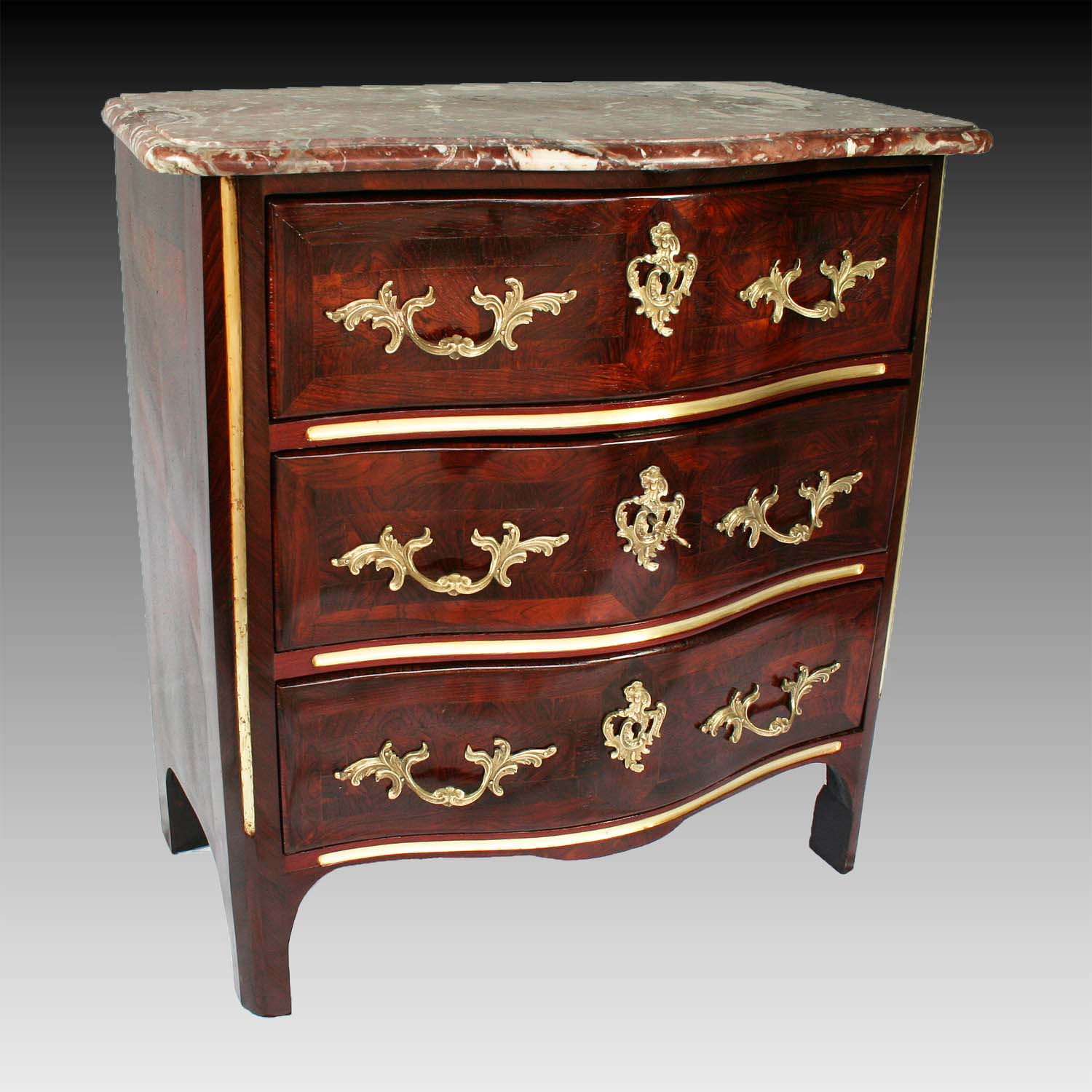 Petite commode Louis XV - Cliquez sur l'image pour la fermer